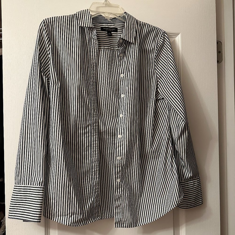 Banana Republic Navy blue & White Striped Button-Down Shirt (Size 8)